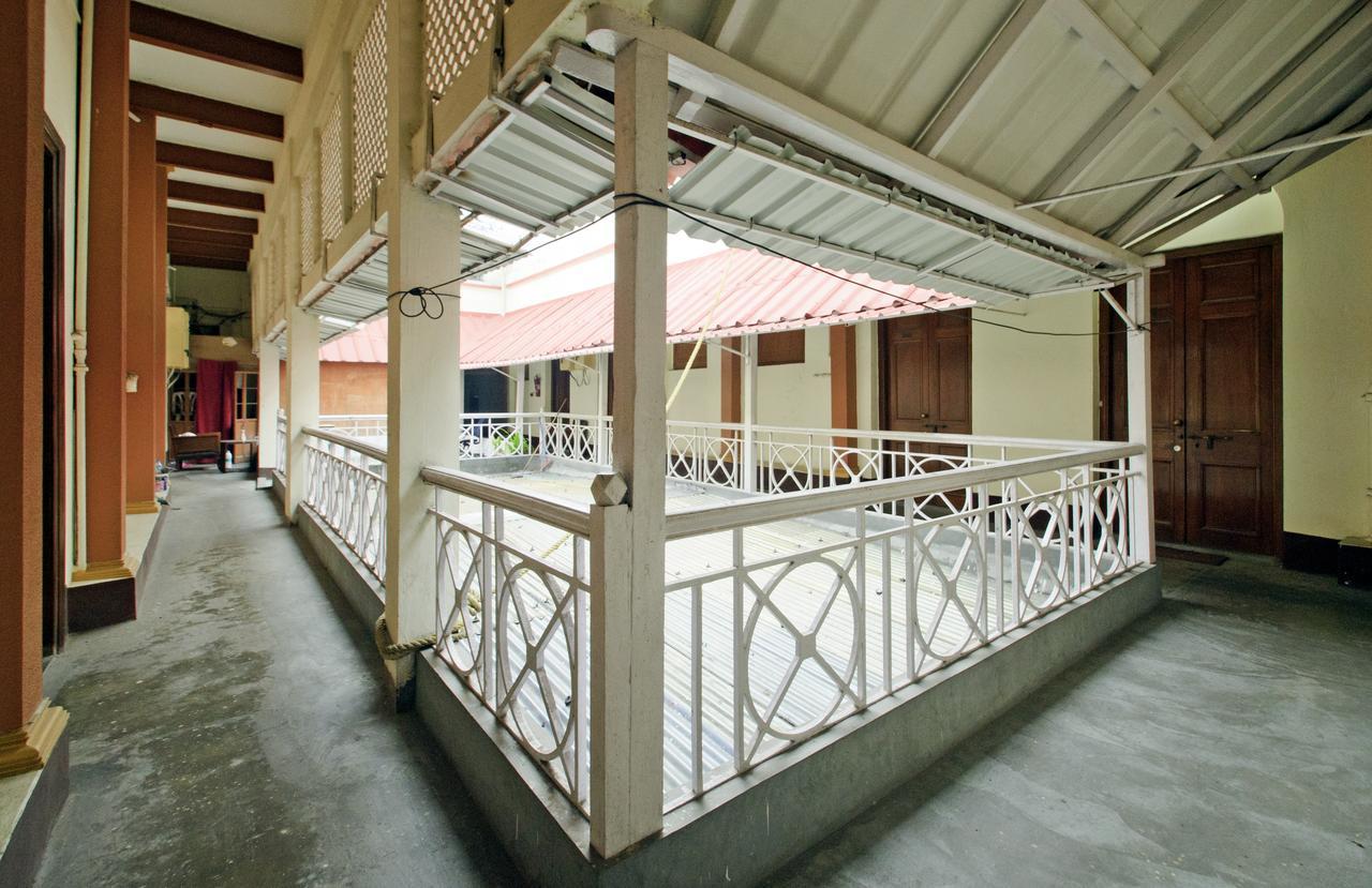 Oyo 5811 Seacom Inn Ymca Esplanade Kalkutta Exterior foto